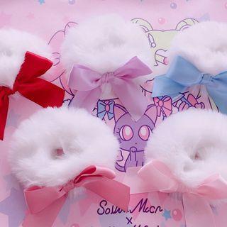 Fluffy Bracelet