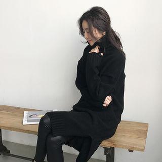 Turtle-neck Pocket-front Sweater Dress