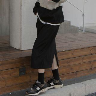 Slit Straight-cut Midi Skirt