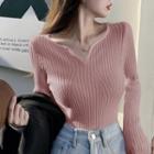 Details V-neck Slim-fit Knit Top