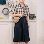 Short-sleeve Plaid Shirt / A-line Midi Skirt