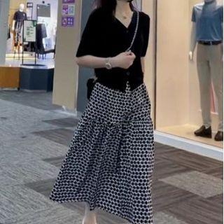 Short-sleeve V-neck Knit Top / Dotted Midi A-line Skirt / Set
