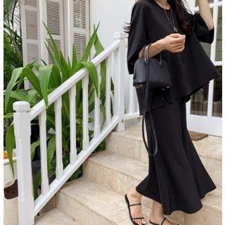 Set: Slit-hem T-shirt + Mermaid Skirt