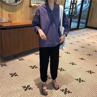 V-neck Blouse / Plain Cropped Pants