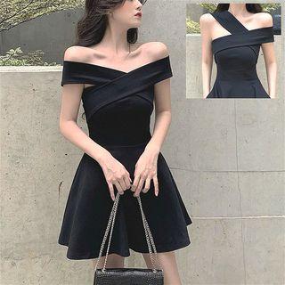 Off-shoulder V-neck Mini Dress Black - One Size