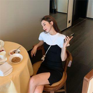 Two-tone Panel Short-sleeve Slit Mini Bodycon Dress Black - One Size