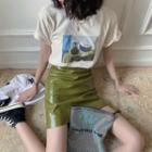 Set: Short-sleeve Graphic Print T-shirt + Faux Leather Mini Pencil Skirt