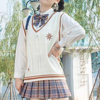 Contrast Trim Embroidered Vest