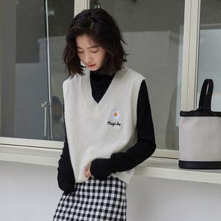 V-neck Floral Embroidered Knit Vest