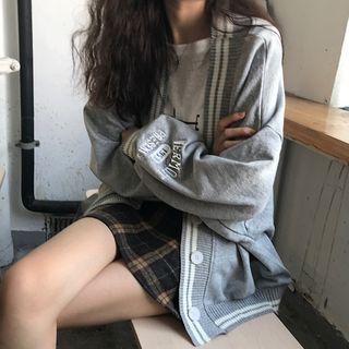 Striped Trim Buttoned Sweatshirt