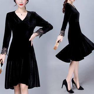 Long-sleeved A-line V-neck Plain Long Sheath Dress