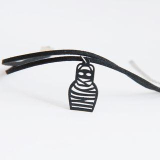 Mummy Choker
