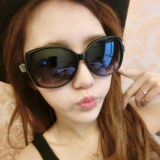 Rhinestone Bow Accent Sunglasses