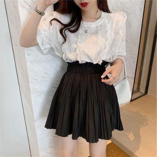Lace Trim Short-sleeve T-shirt / Mini Pleated Skirt