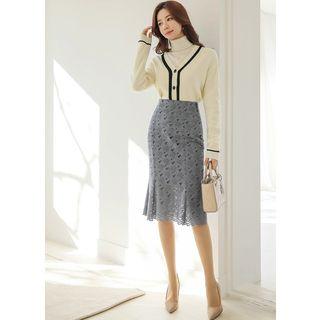 V-neck Piped Cardigan
