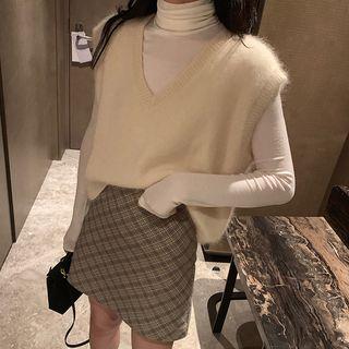 Knit V-neck Vest / Turtleneck Long-sleeve T-shirt / Plaid Mini A-line Skirt