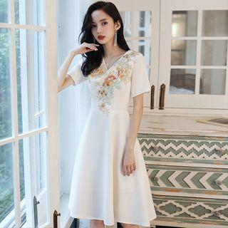 Flower Embroidered V-neck Short-sleeve A-line Dress