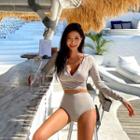 Set: Zip Detail Long-sleeve Rashguard + Bikini Bottom