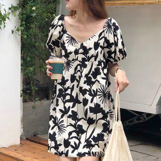 Floral Short-sleeve A-line Dress Black & White - One Size