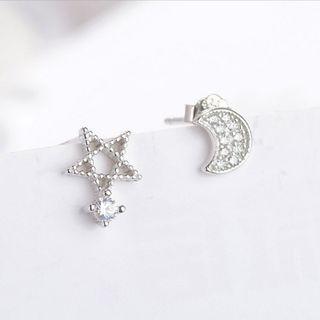 Moon & Star Asymmetrical Sterling Silver Earring 1 Pair - Asymmetric - Silver - One Size