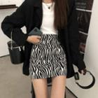 Plain Blazer / Zebra Print A-line Skirt