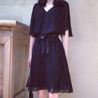 Short-sleeve V-neck A-line Chiffon Dress