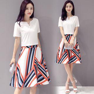 Set : Short-sleeve Top + Patterned Skirt