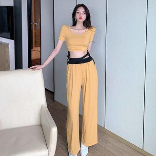 Set: Short-sleeve Cropped T-shirt + Pants