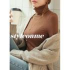 High-neck Shirred Thumb-hole T-shirt