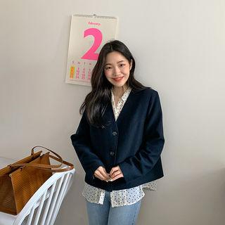 Collarless Buttoned Short Jacket