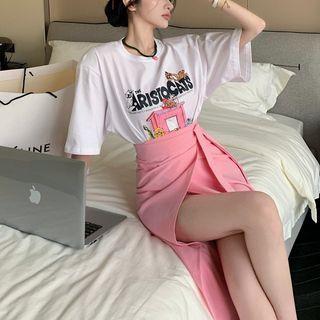 Printed Loose T-shirt / Irregular Midi Skirt