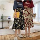 Short-sleeve Letter Print T-shirt / Floral Print Midi Skirt