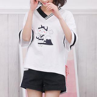 V-neck Printed Elbow-sleeve T-shirt
