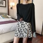 Plain Long-sleeve T-shirt / Floral Skorts