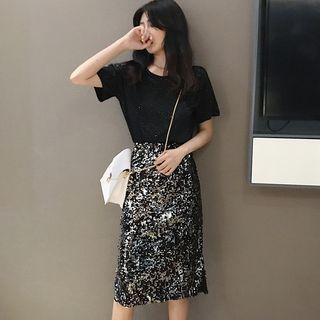 Short-sleeve T-shirt / Sequin Straight Fit Skirt