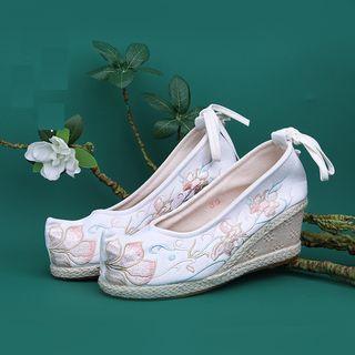 Traditional Chinese Alice Head Embroidered Flats (various Designs)