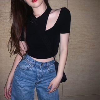 Asymmetric Cutout Short-sleeve Cropped T-shirt
