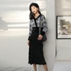 Set : Plaid V-neck Top + Semi Skirt