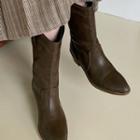 Oval-toe Mid-calf Western Boots
