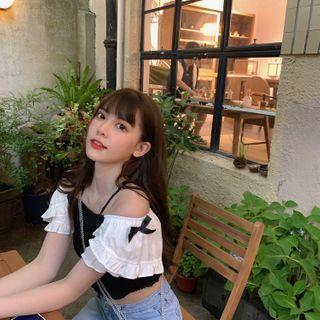 Short-sleeve Off-shoulder Frill Trim Crop Top Black - One Size