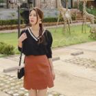 Contrast V-neck Cotton Pullover