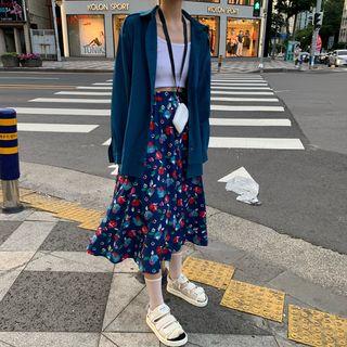 Plain Cropped Tank Top / Flower Print Midi A-line Skirt / Buttoned Back Shirt