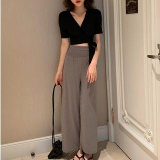 V-neck Short-sleeve Crop Top / High-waist Wide-leg Pants