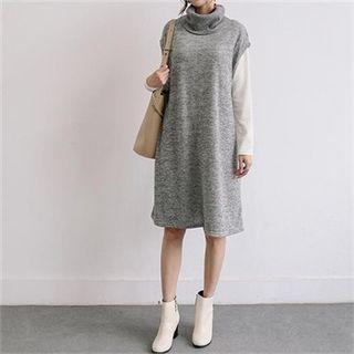 Sleeveless Turtle-neck Midi Dress