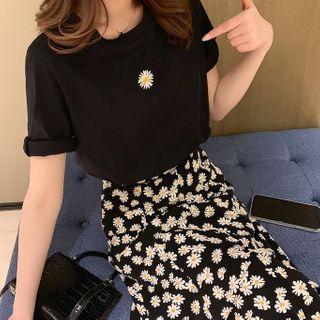 Set: Flower Embroidered Short-sleeve T-shirt + Floral Print Midi A-line Skirt