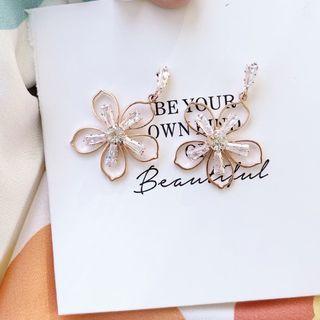 Cut-out Flower Rhinestone Drop Earring 1 Pair - Silver Needle - White - One Size