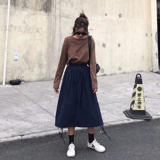 Crew-neck Long-sleeve T-shirt / Midi A-line Skirt