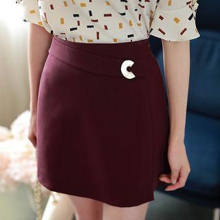 Inset Shorts Brooch Miniskirt