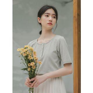 Plain Half-button Short-sleeve Cropped T-shirt