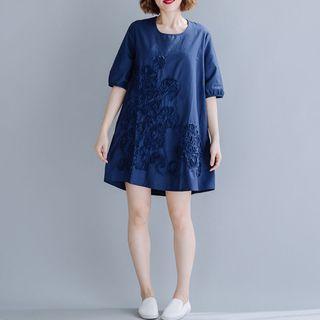 Plain Embroidered Short-sleeve Dress